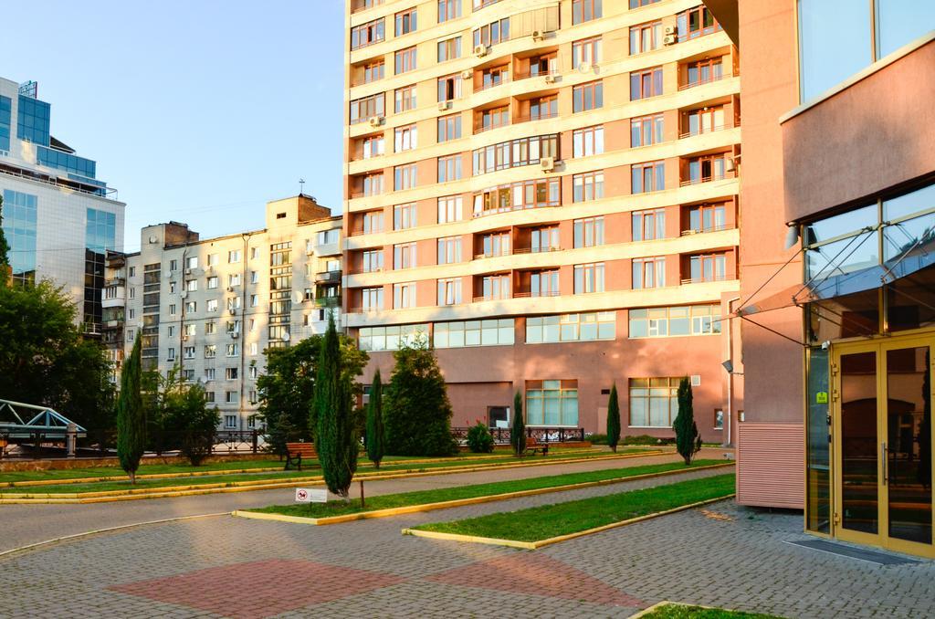 Diplomat ApartHotel Kiev Exterior foto