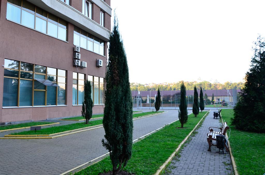 Diplomat ApartHotel Kiev Exterior foto