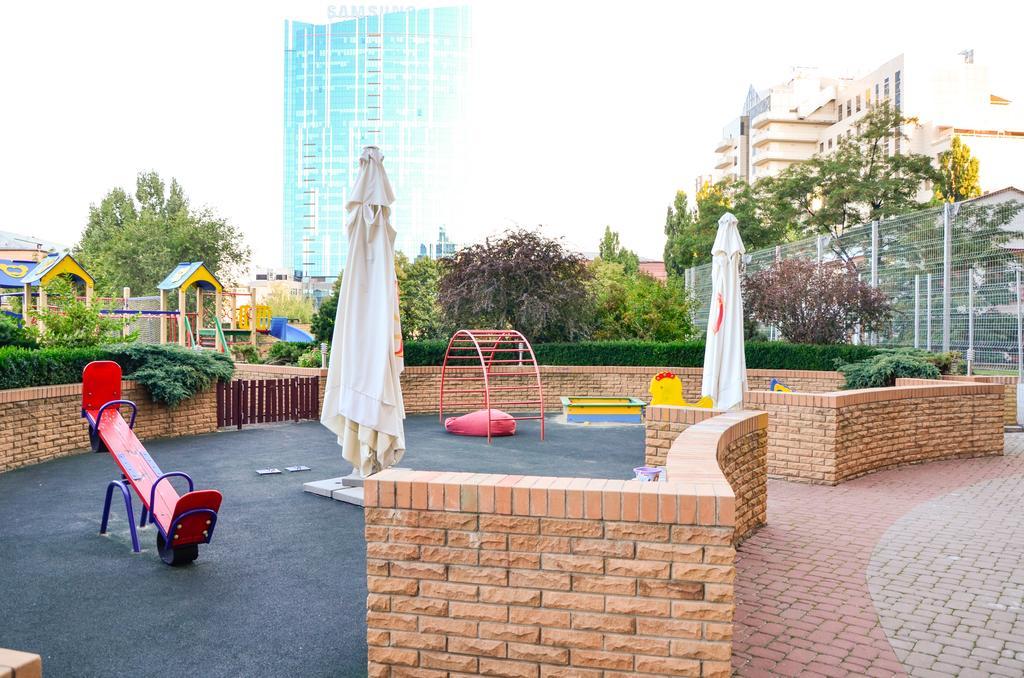 Diplomat ApartHotel Kiev Exterior foto